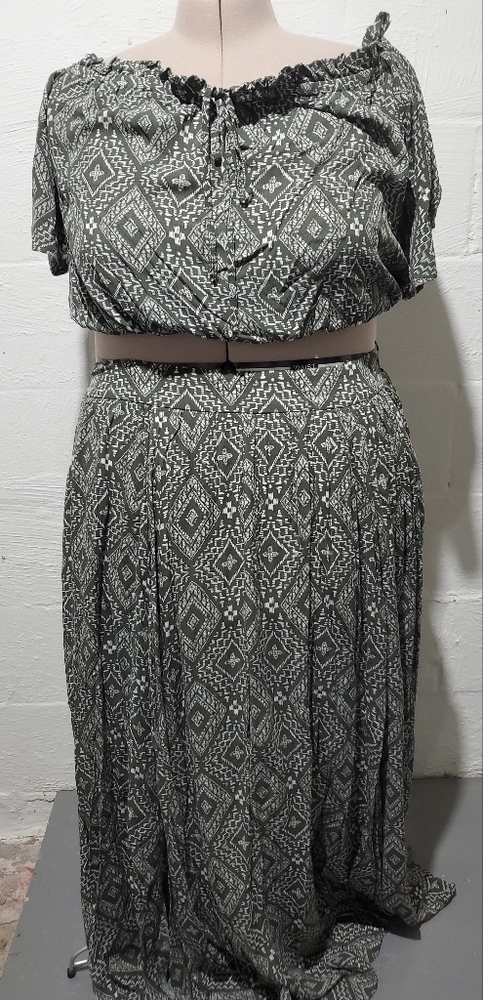 NWOT Torrid Crop Top Maxi Dress